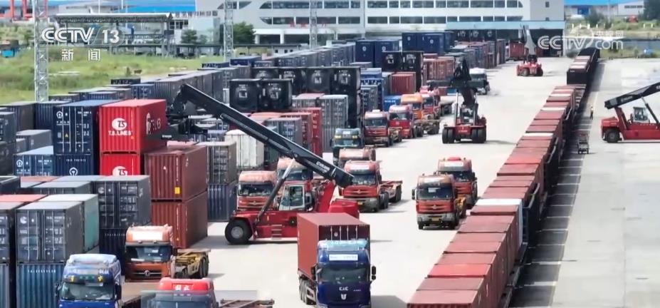 鐵海聯(lián)運(yùn)班列 今年運(yùn)送貨物同比增長14.1%，運(yùn)輸品類達(dá)940余種